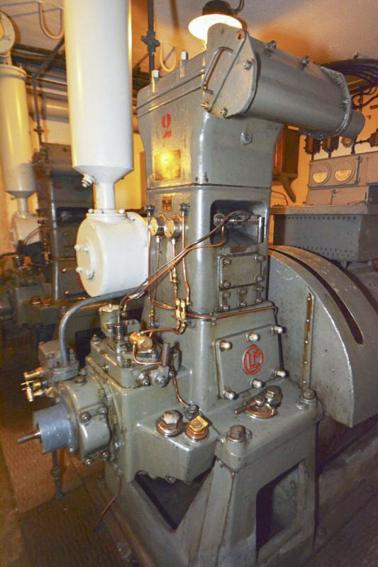 Ligne Maginot - Ouvrage de la FERTE - Bloc 1
Usine électrique 
Groupe électrogène à moteur CLM 108 de 25 CV