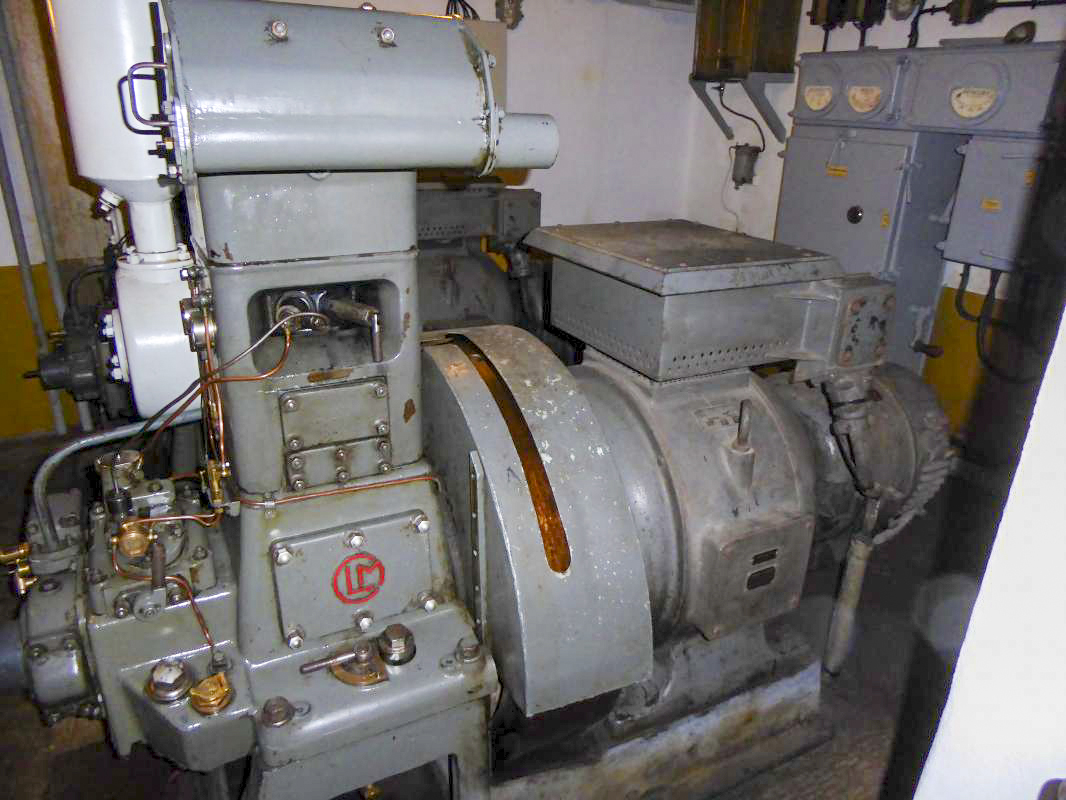 Ligne Maginot - LA FERTE - (Ouvrage d'infanterie) - Bloc 1
Usine électrique
Groupe électrogène à moteur CLM 108 de 25 CV