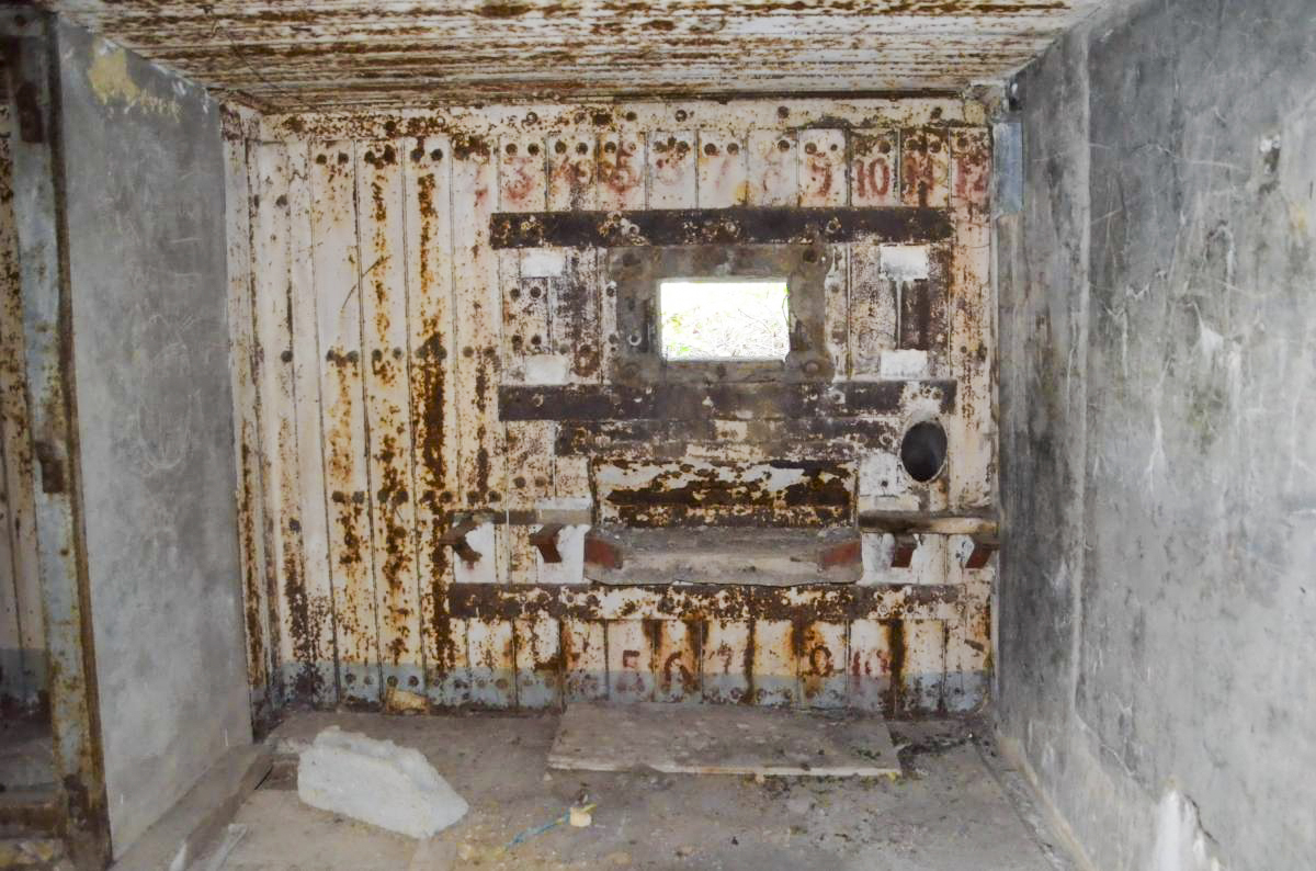 Ligne Maginot - 116 - BROCHRITTY NORD - (Casemate d'infanterie - Double) - Chambre de tir mitrailleuse nord