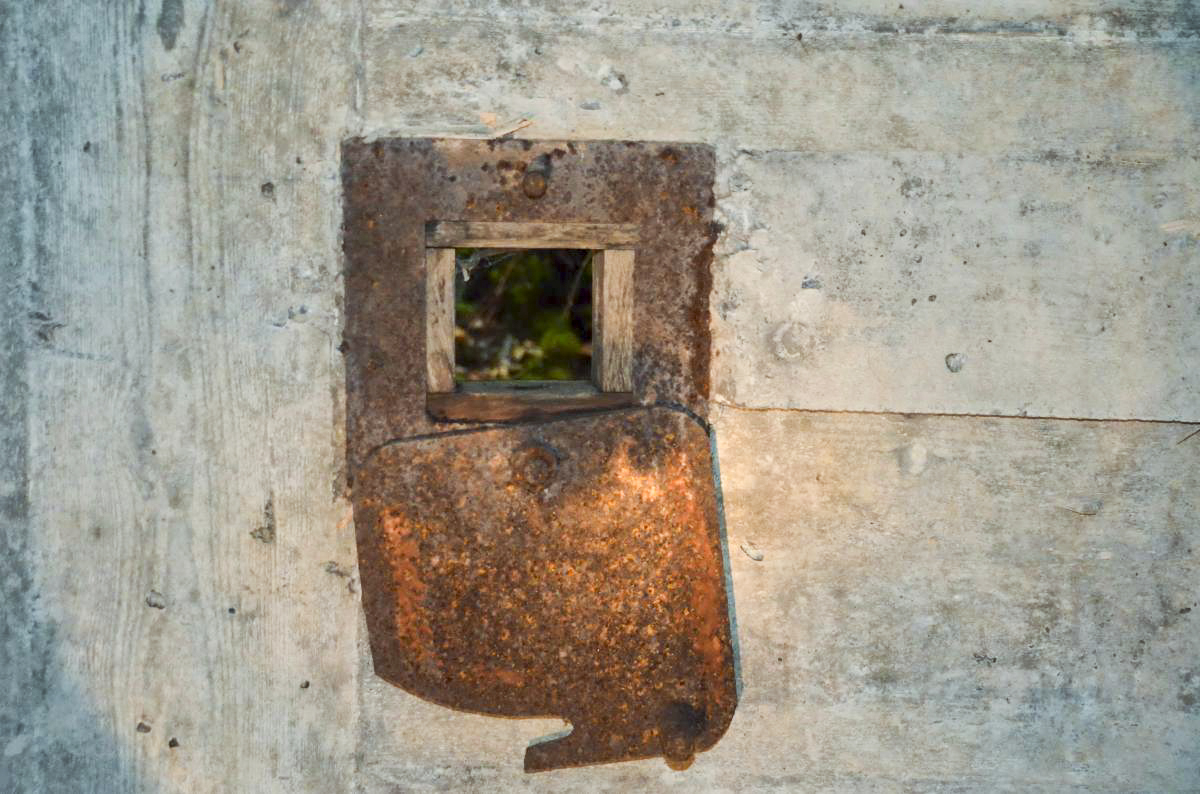 Ligne Maginot - COL DE NEUNEICH - (Abri) - Créneau de tir coté intérieur