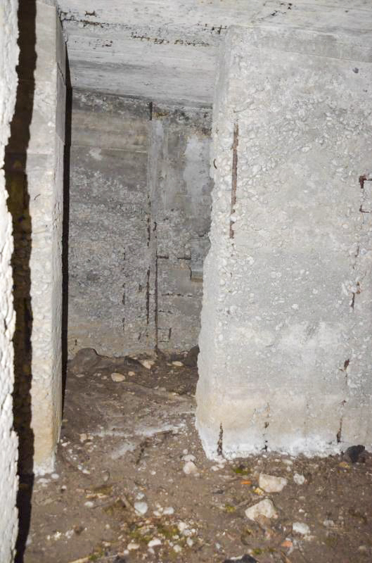 Ligne Maginot - GRAND KOHLBERG NORD - (Blockhaus pour arme infanterie) - Séparation entre la chambre de tir mitrailleuse au fond et celle de fusil ou FM  au premier plan