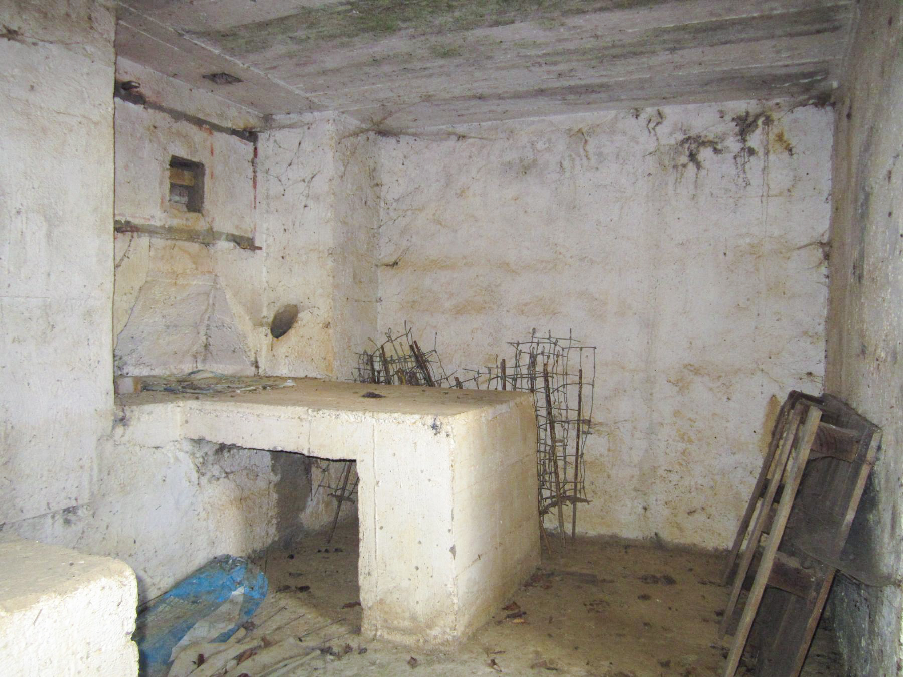 Ligne Maginot - 36 - ROUTE DE BLAGNY - (Blockhaus pour arme infanterie) - Chambre de tir
Mitrailleuse de droite