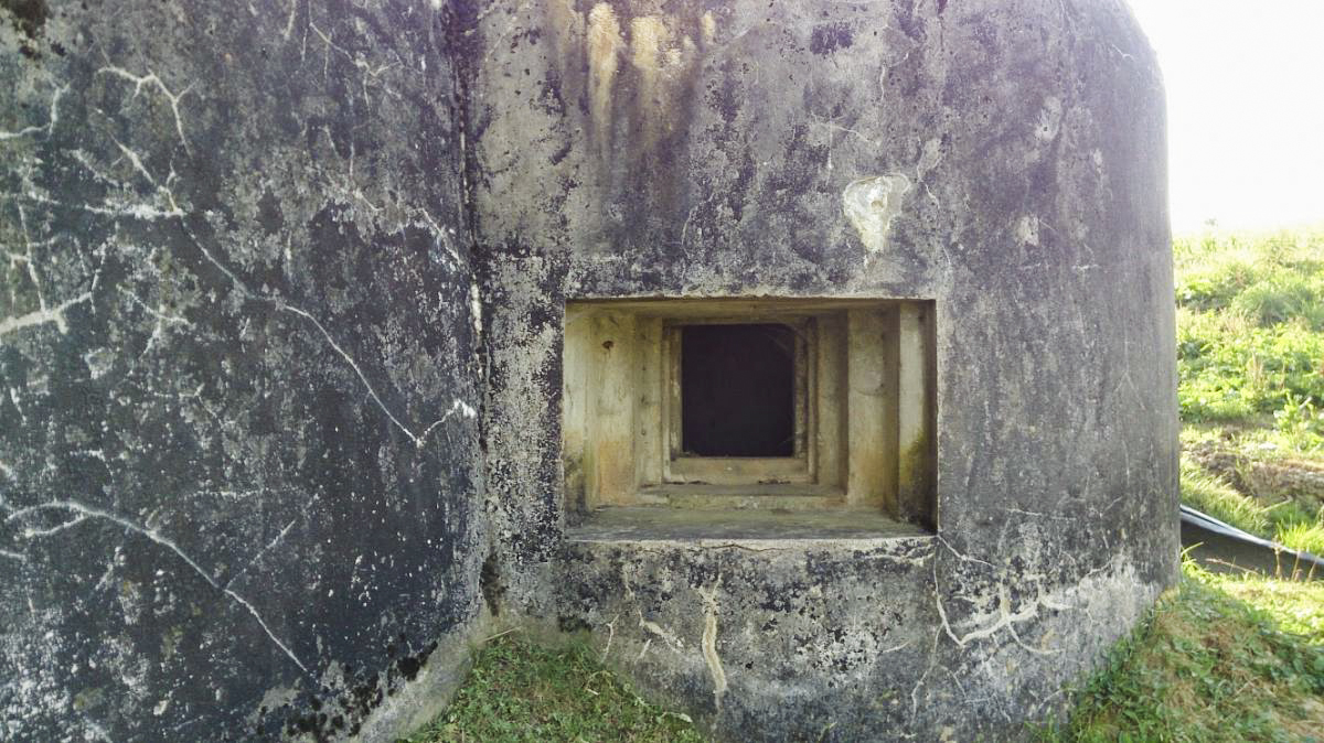 Ligne Maginot - VERRERIES (DES) - (Blockhaus pour arme infanterie) - Détail du créneau mitrailleuse Est