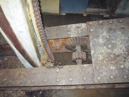 Ligne Maginot - LA FERTE - (Ouvrage d'infanterie) - Bloc 2
Etage inférieur de la tourelle pour deux AM
Balancier de la tourelle désaxé