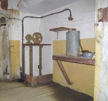 Ligne Maginot - LA FERTE - (Ouvrage d'infanterie) - Bloc 2
Etage intermédiaire de la tourelle pour deux AM
Monte-charge à munitions