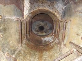 Ligne Maginot - LA FERTE - (Ouvrage d'infanterie) - Bloc 2
Etage intermédiaire de la tourelle pour deux AM
Trou de visite de l'avant cuirasse