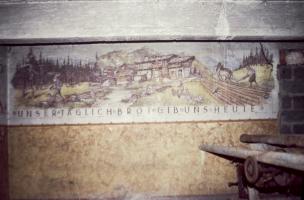 Ligne Maginot - ZIMMING CAMP - (Camp de sureté) - Peinture murale allemande (KG ?) de 1945.
Sous sol d'un bâtiment.
Etat 10/1991