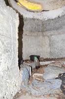 Ligne Maginot - PA DU CARREFOUR 252-3 - (Blockhaus pour arme infanterie) - Chambre de tir avec sa coupole de protection en acier. Cet abri semble avoir été squatté.