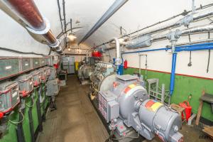 Ligne Maginot - BAMBESCH - A35 - (Ouvrage d'infanterie) - L'usine électrique et ses deux groupes Renault 6 cylindres de 54 CV