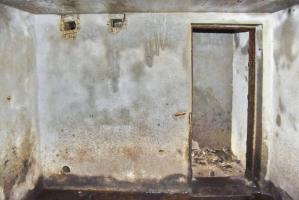 Ligne Maginot - VOIE-FERREE 3 - (Cuve pour arme d'infanterie) - Chambre avec la porte d'accès au couloir