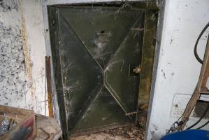 Ligne Maginot - ECLUSE 52 SUD - (Blockhaus pour canon) - La porte d'entrée