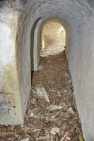 Ligne Maginot - SAINT HUBERT 2 - (Blockhaus pour arme infanterie) - Couloir bas entre les entrées nord et sud (au fond). A gauche l'accès vers les coupoles