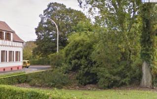 Ligne Maginot - PONT DE BATEAU OUEST 2 - (Blockhaus pour arme infanterie) - Pris du parking en arrière.