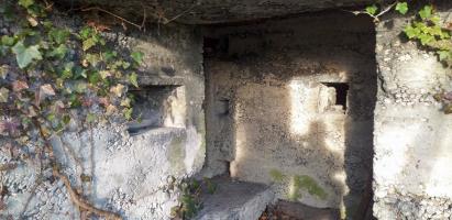Ligne Maginot - 52 - BUSSIERES EST - (Blockhaus pour arme infanterie) - Entrée avec créneau de défense rapprochée et créneau latéral de la caponnière