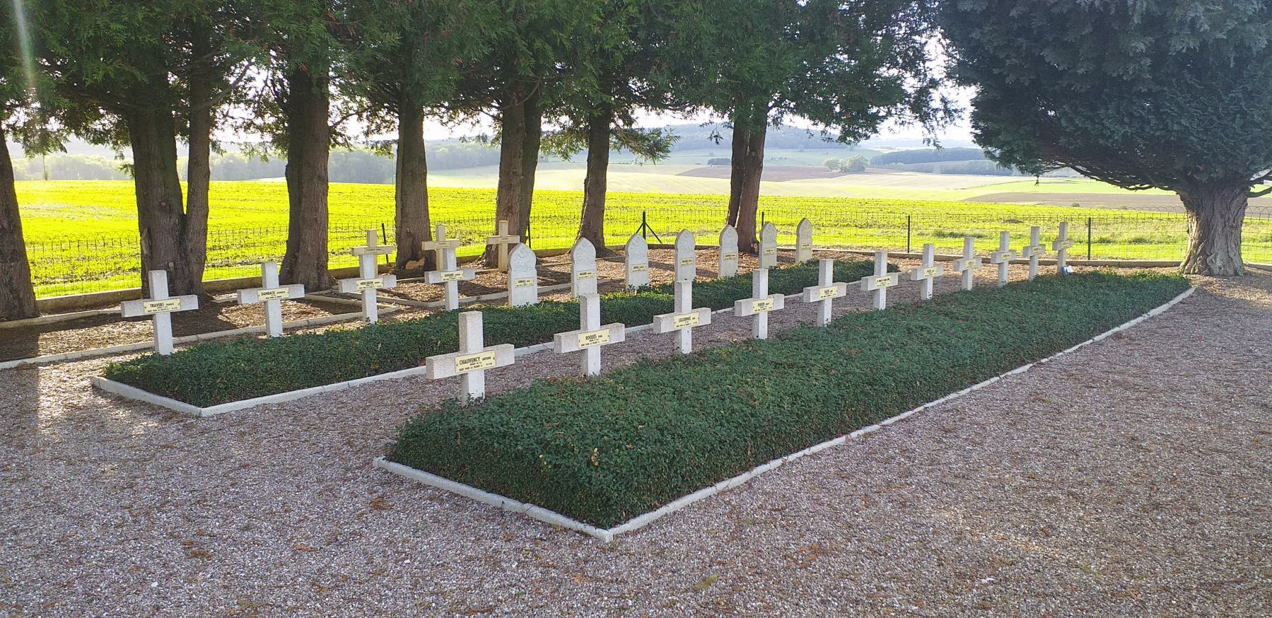 Ligne Maginot - LA FERTE - (Ouvrage d'infanterie) - Cimetière militaire
Carré droit