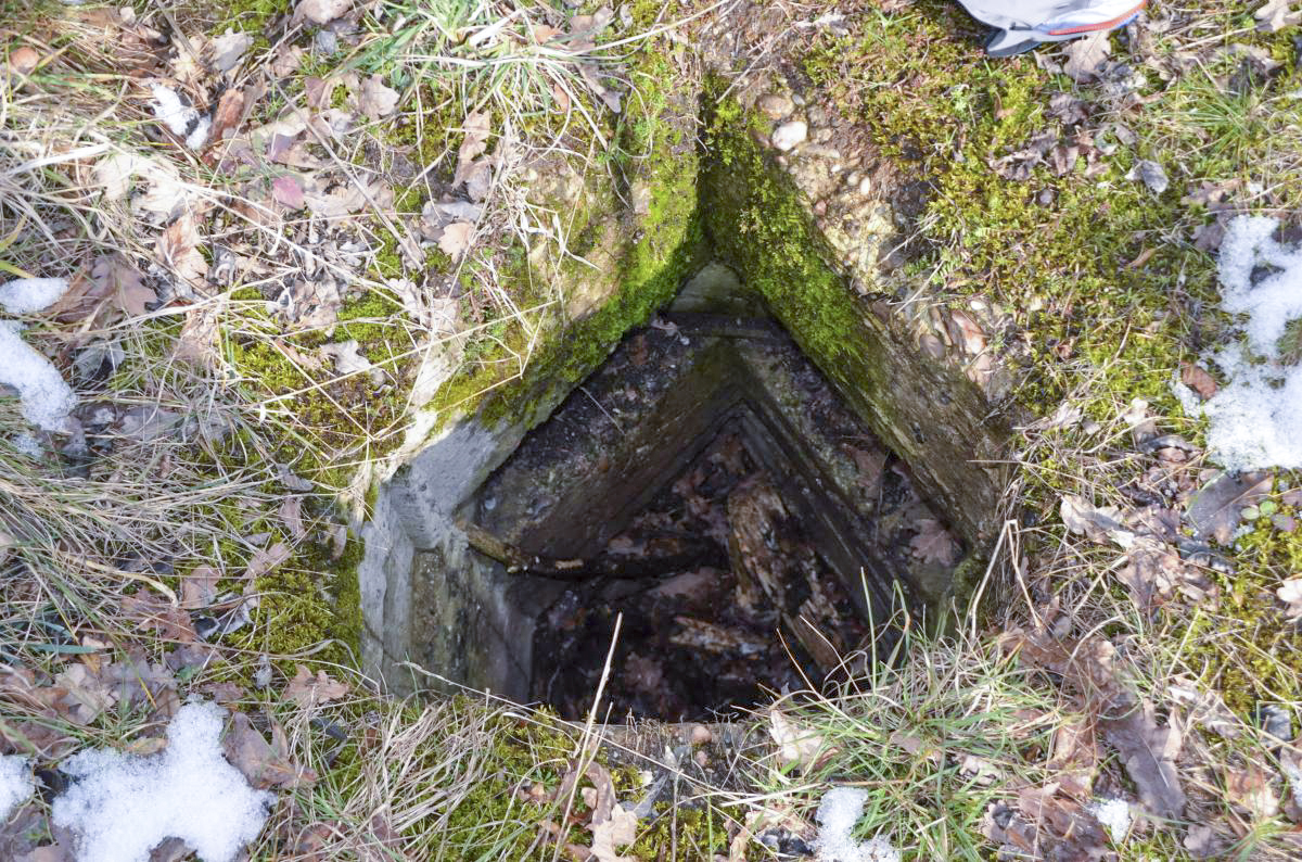 Ligne Maginot - OTTMARSHEIM - BERGE 2 - (Observatoire d'infanterie) - Vue de l'ouverture de l'observatoire, en forme triangulaire