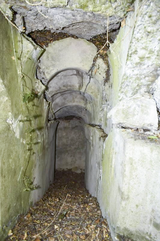 Ligne Maginot - STATION DE BANTZENHEIM 5 - (Cuve pour arme d'infanterie) - Couloir vers la cuve pour TD