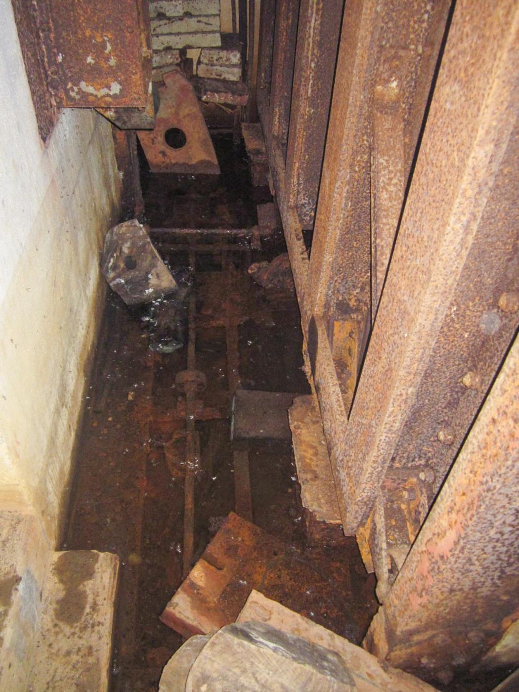 Ligne Maginot - LE CHESNOIS - CHENOIS - (Ouvrage d'artillerie) - Entrée mixte
La porte blindée (partie basse)