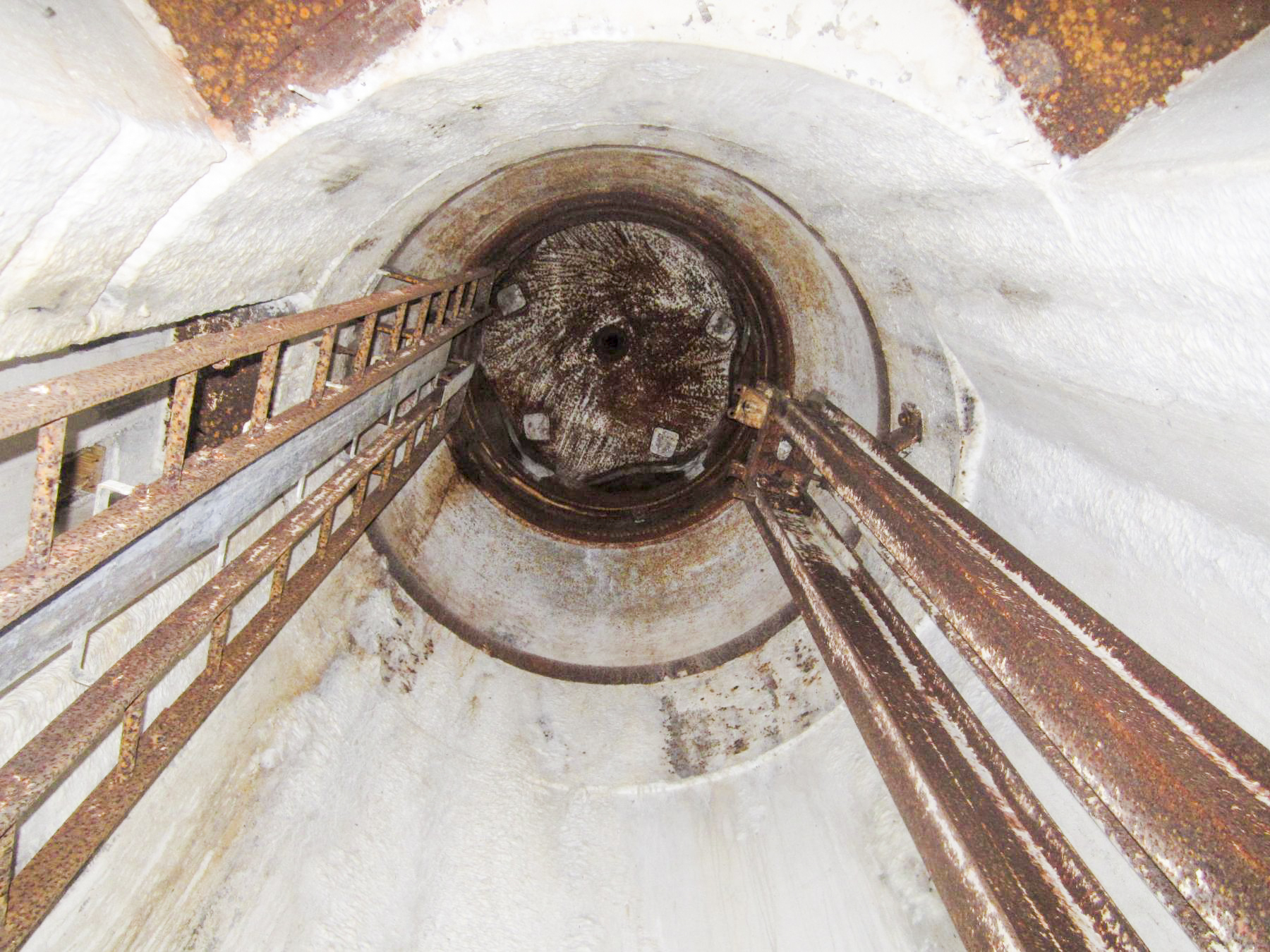 Ligne Maginot - LE CHESNOIS - CHENOIS - (Ouvrage d'artillerie) - Entrée mixte
Chambre de tir JM/47 - cloche GFM