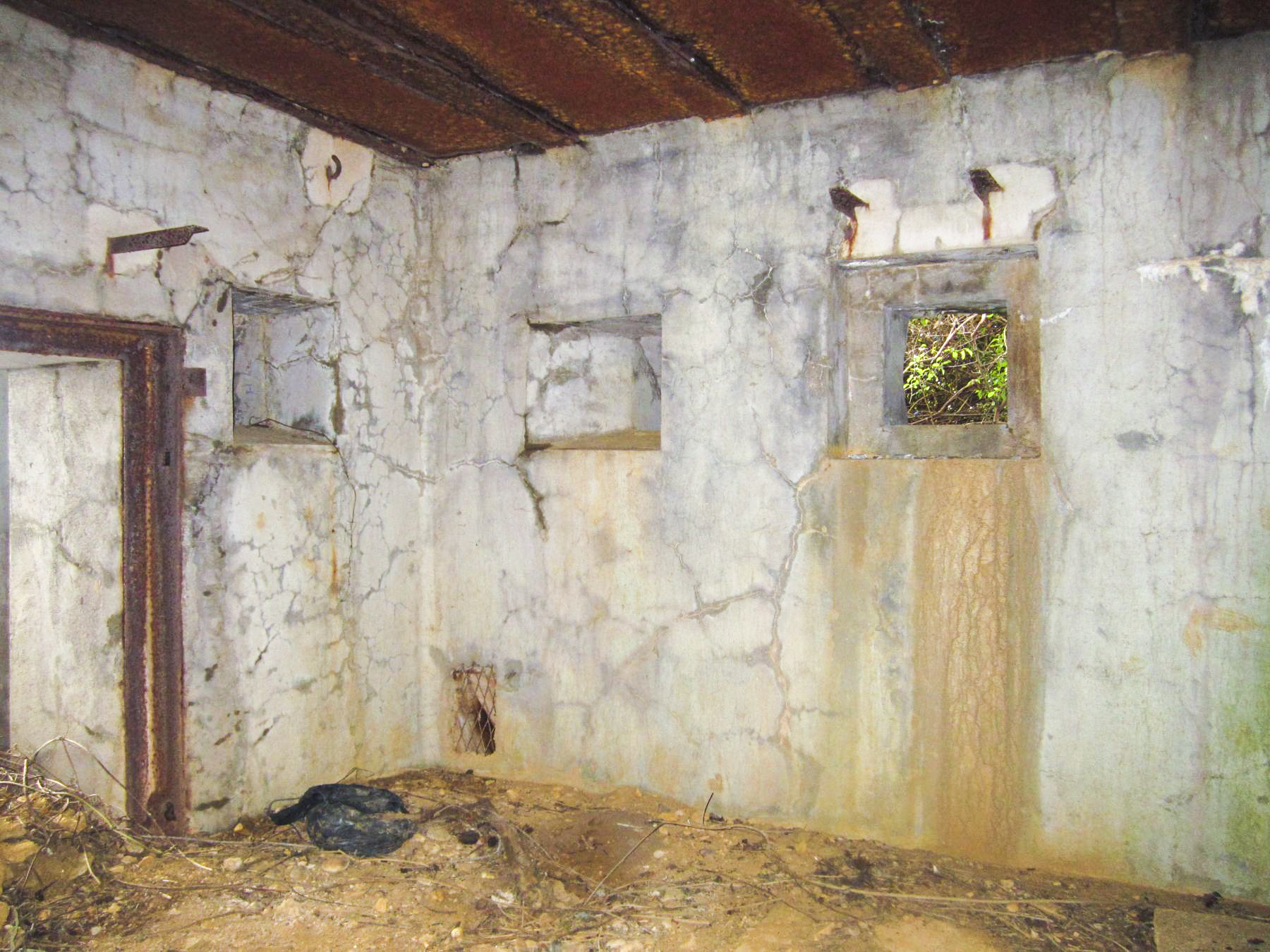 Ligne Maginot - MB351 - (Blockhaus lourd type STG / STG-FCR - Simple) - Chambre de tir AC - goulotte lance grenade et créneau FM