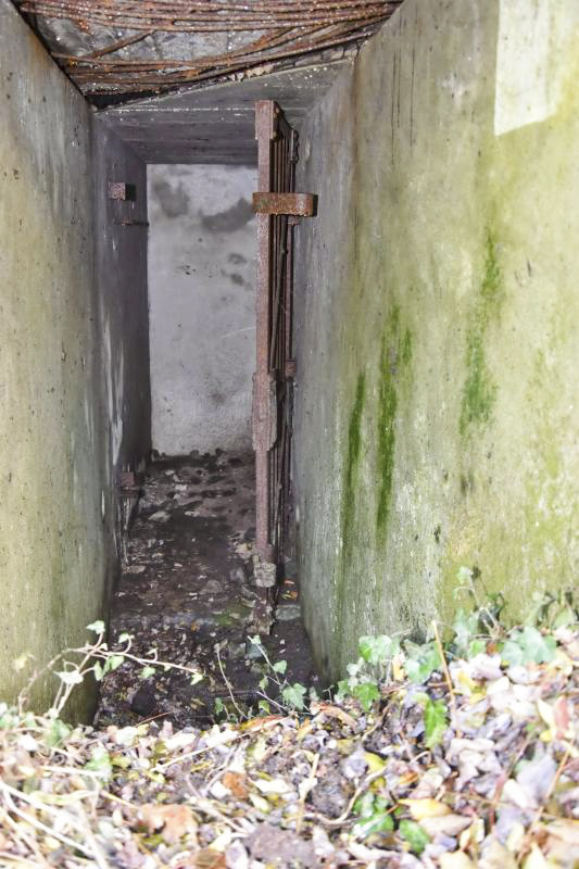 Ligne Maginot - VOIE-FERREE 3 - (Cuve pour arme d'infanterie) - Le couloir et la grille