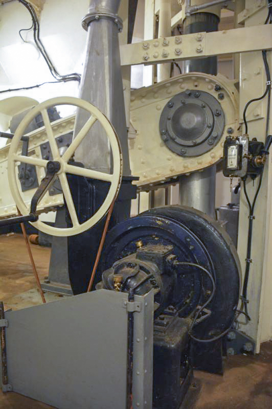 Ligne Maginot - ROHRBACH - FORT CASSO - (Ouvrage d'infanterie) - Bloc 3
Tourelle de mitrailleuses
Le ventilateur de la chambre de tir