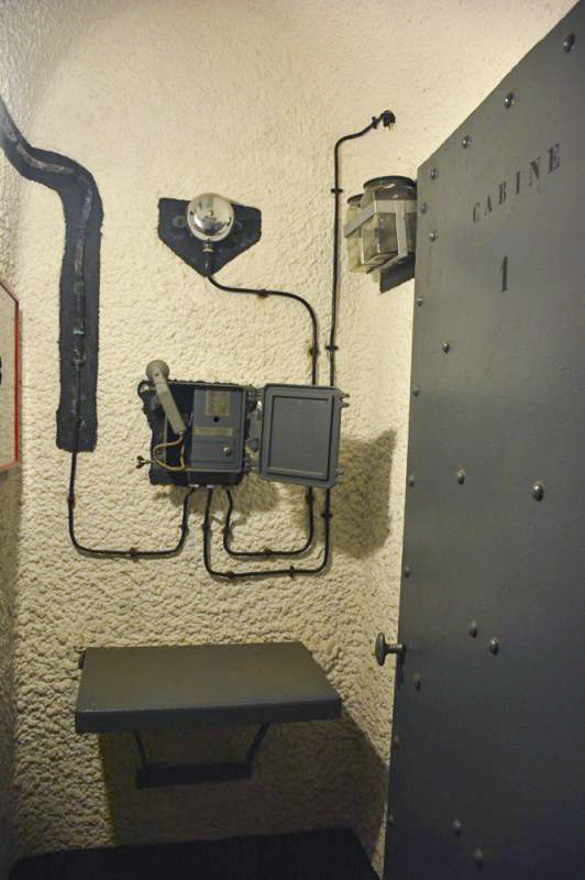 Ligne Maginot - ROHRBACH - FORT CASSO - (Ouvrage d'infanterie) - Central téléphonique
La cabine à message de l'ouvrage
