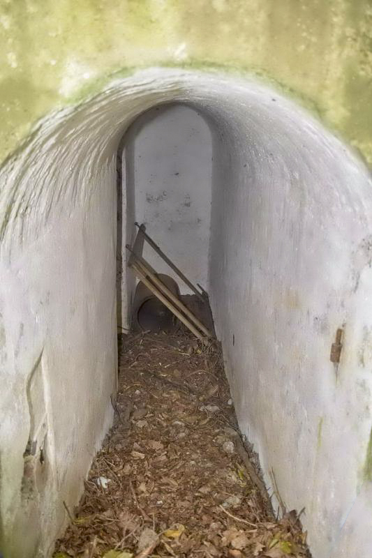 Ligne Maginot - BOIS DE DESSENHEIM CENTRE 3 - (Blockhaus pour arme infanterie) - Couloir avec la niche à munition