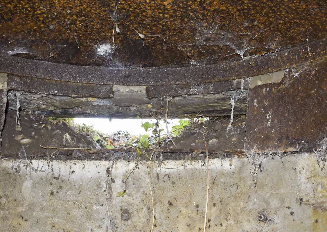 Ligne Maginot - ECLUSE 53 NORD - (Blockhaus pour arme infanterie) - Créneau de tir nord
