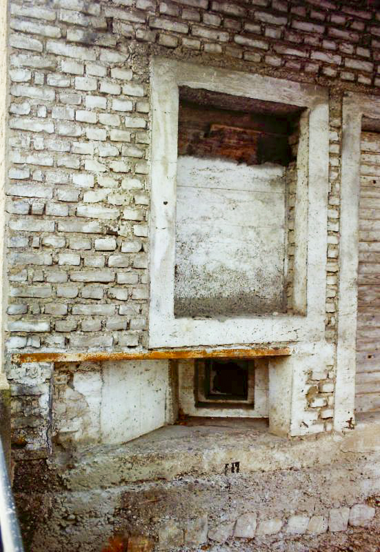 Ligne Maginot - Blockhaus RUE D'OR - Le second créneau vers l'est
Etat en 1991