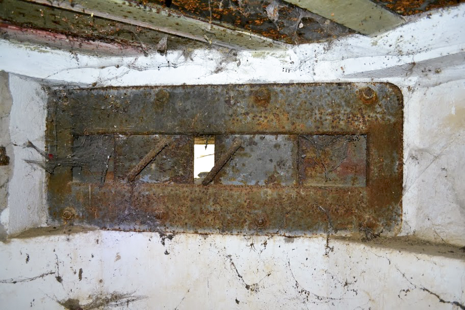 Ligne Maginot - A33 - (Observatoire d'artillerie) - Créneau sud-ouest
