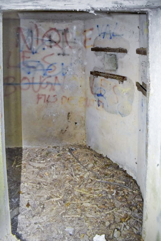 Ligne Maginot - A33 - (Observatoire d'artillerie) - Sas d'entrée avec créneaux de défense rapprochée