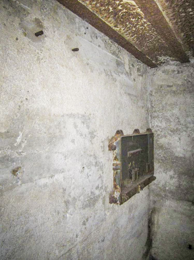 Ligne Maginot - 1 - UNTERJAEGERHOF - (PC de Sous-Quartier) - Local central TM 32