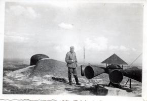 Ligne Maginot - HOCHWALD - (Ouvrage d'artillerie) - Les dessus de C6.
Sirène d'alerte probablement installée par les allemands