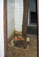 Ligne Maginot - SOETRICH - A11 - (Ouvrage d'artillerie) - Entrée des hommes
Douche rajoutée dans l'EH prévue pour les premiers soins aux gazés: déshabillage, douche et rhabillage