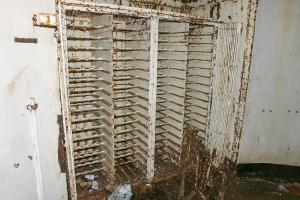 Ligne Maginot - SOETRICH - A11 - (Ouvrage d'artillerie) - Bloc 5
Etage supérieur - La tourelle de 75 mm, les casiers à munitions au pied de la tourelle destinés au premiers coups