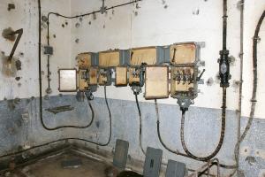 Ligne Maginot - SOETRICH - A11 - (Ouvrage d'artillerie) - Bloc 5
Pied du bloc, local technique, le tableau électrique divisionnaire du bloc