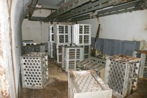 Ligne Maginot - SOETRICH - A11 - (Ouvrage d'artillerie) - Bloc 5
Dessous du bloc - Magasin M2
L'une des alvéoles de stockage des munitions avec les casiers pour obus de 75 mm
