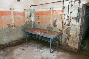 Ligne Maginot - SOETRICH - A11 - (Ouvrage d'artillerie) - Bloc 6
Le PC
Table à rallonge spécialement pensée pour les PC