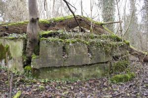 Ligne Maginot - BAUERNGRUNDWASSER - (Blockhaus pour arme infanterie) - La culée du pont sur le Bauerngrundwasser que surveillait le blockhaus