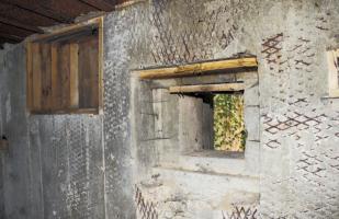 Ligne Maginot - BAUERNGRUNDWASSER - (Blockhaus pour arme infanterie) - Chambre de tir Sud
Créneau FM