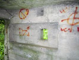 Ligne Maginot - HAUTE DIGUE 5 - (Blockhaus pour arme infanterie) - Créneau gauche de défense rapprochée de l'entrée