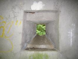 Ligne Maginot - HAUTE DIGUE 8 - (Blockhaus pour arme infanterie) - Créneau frontal de défense rapprochée