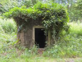 Ligne Maginot - HAUTE DIGUE 7 - (Blockhaus pour arme infanterie) - L'entrée, de l'autre coté de la digue