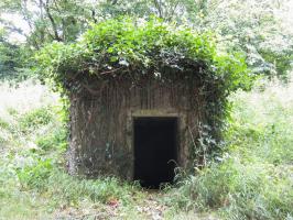Ligne Maginot - HAUTE DIGUE 9 - (Blockhaus pour arme infanterie) - L'entrée, de l'autre coté de la digue