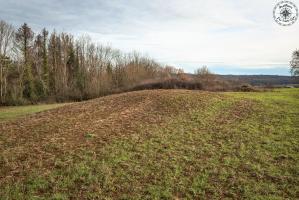 Ligne Maginot - DT27 - (Cuve pour arme d'infanterie) - Maintenant sous un monticule de terre