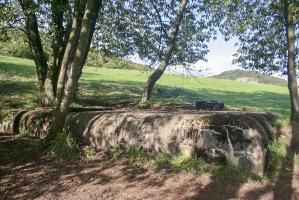 Ligne Maginot - 46M - (Chambre de coupure) - Noter le blockhaus Cb151 à l'arrière-plan