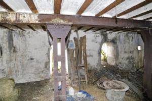 Ligne Maginot - GERSTHEIM 3 (TêTE DE PONT DE ) - (Blockhaus pour arme infanterie) - La chambre de tir vue vers l'ouest, avec les deux ouvertures pratiquées par les français