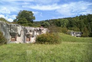 Ligne Maginot - HOCHWALD - (Ouvrage d'artillerie) - Ouvrage Ouest
Le bloc 12 à l'avant plan, le bloc 13 est visible dans le prolongement