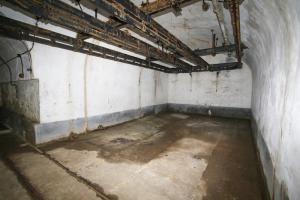 Ligne Maginot - HOCHWALD - (Ouvrage d'artillerie) - Bloc 12 ?
Magasin M2 au pied du bloc